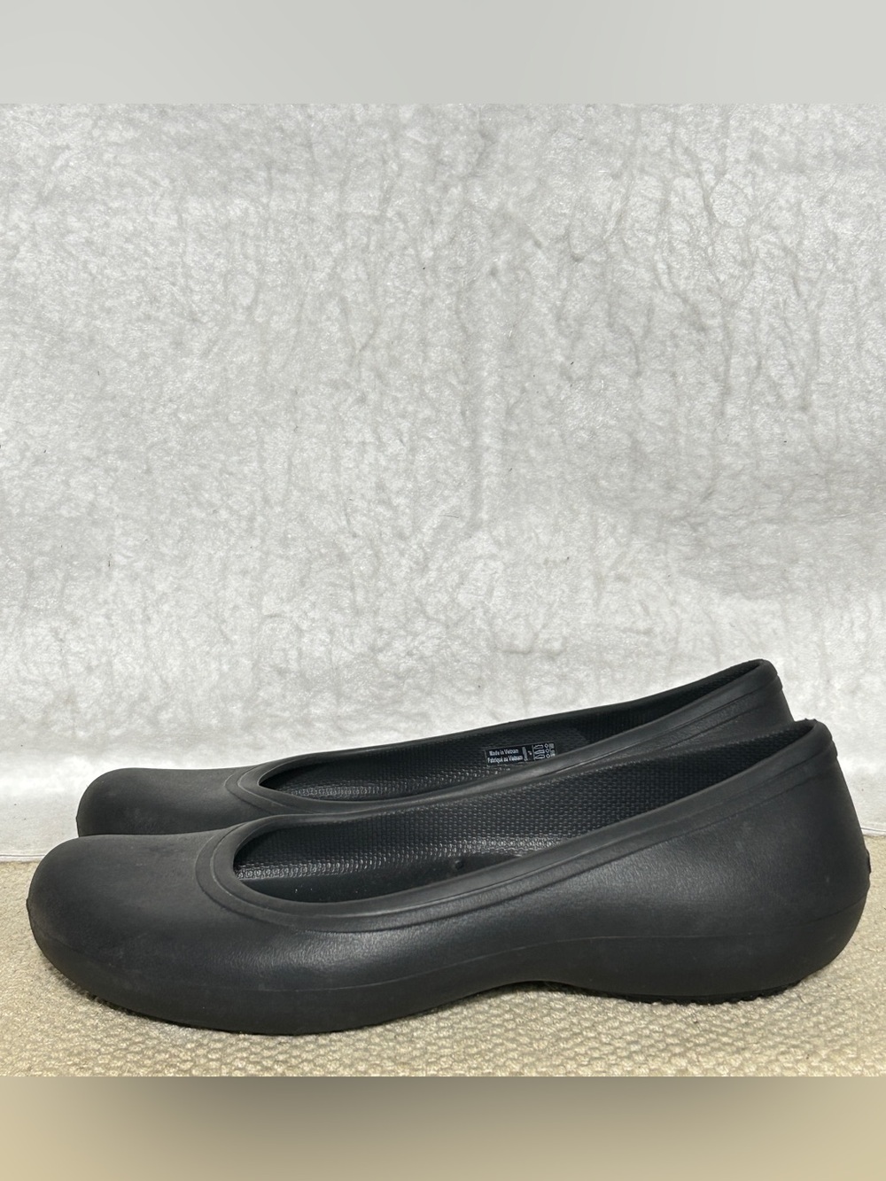 Crocs Womens Black Lightweight Slip Resistant SlipOn Work Ballet Flat Shoes SZ 7 - Picture 2 of 11